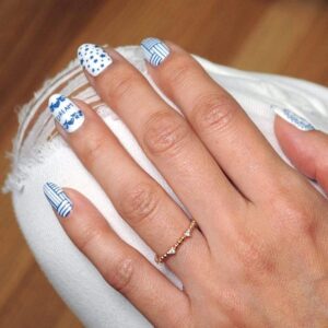 Maniology-simply-classic-nail-stamping-kit-pb-355633-4_1160x_crop_center